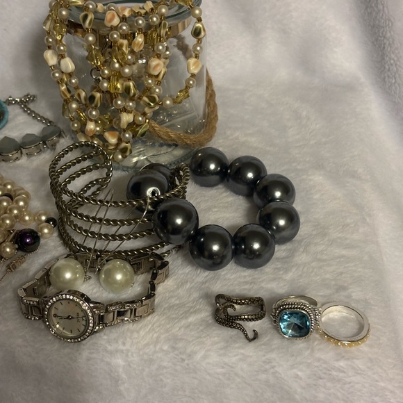 Avon Silver and Black Chain-Link Bracelet